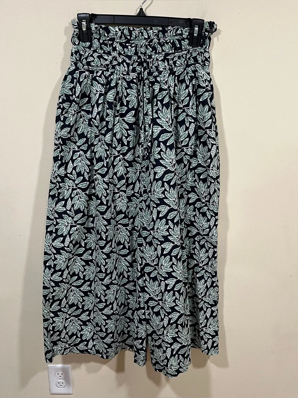 En Saison Arielle Pants size medium wide leg ankle multicolored EUC - Picture 7 of 10
